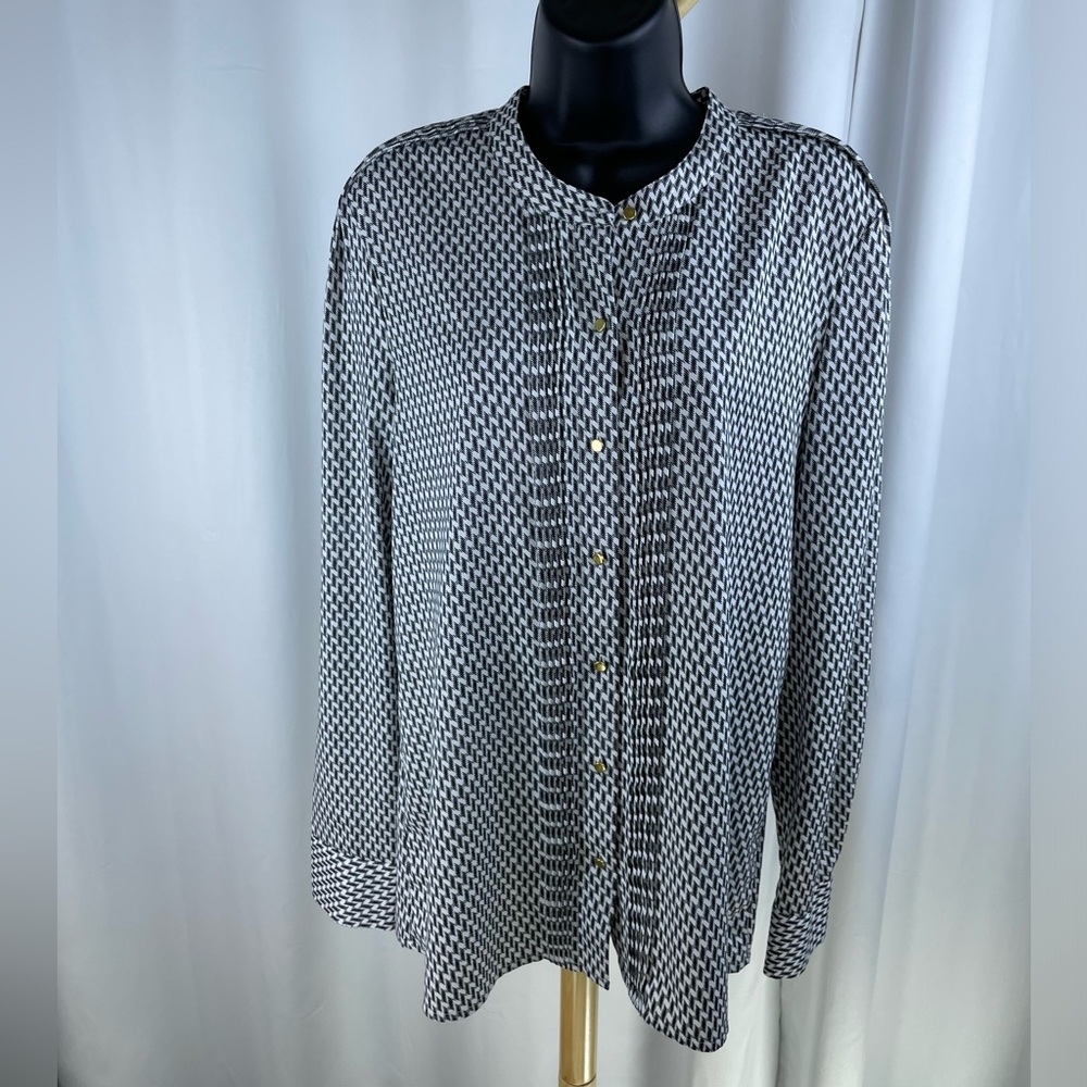 Ann Taylor Black and White Silky Pleated Gold Button Down Blouse